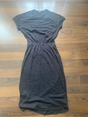 Old Navy dress Size Medium (Cart K-107)